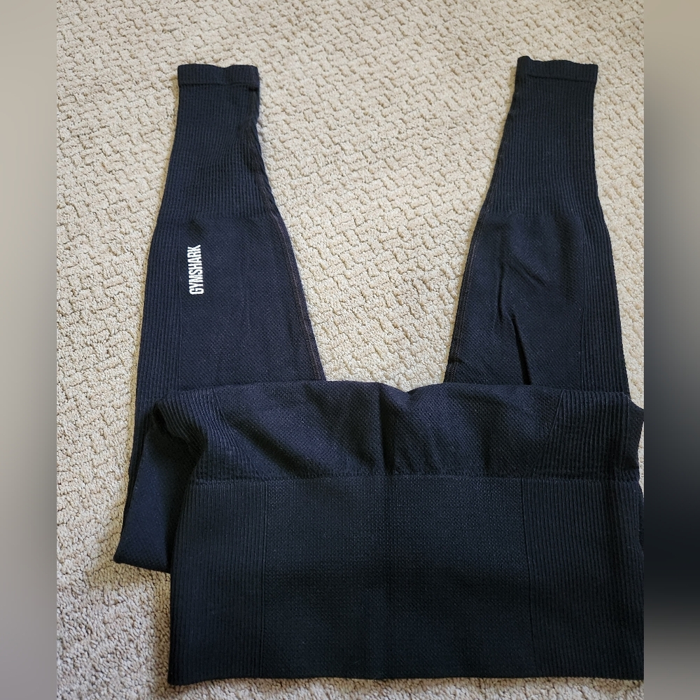 Gymshark Black Ribbed Legging - Picture 2 of 4
